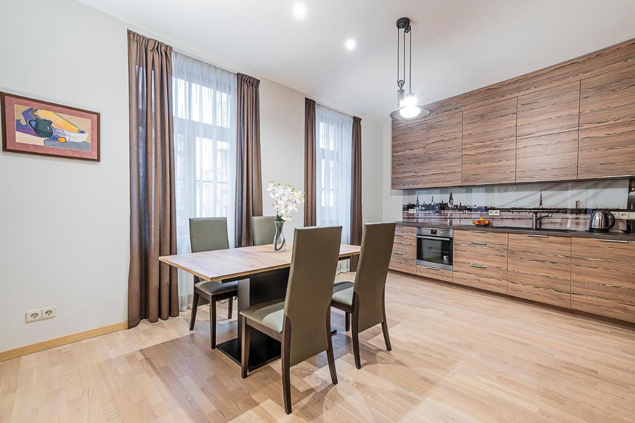 Winwinstay Apartments In Heart Of Old Town Рига Екстериор снимка